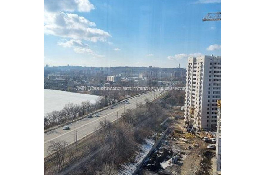 Продам квартиру, Непокоренных ул. , 2 кім., 62 м², без внутренних работ 