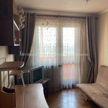 Продам квартиру, Матюшенко ул. , 3  ком., 70 м², капитальный ремонт 