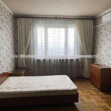 Продам квартиру, Матюшенко ул. , 3 кім., 70 м², капитальный ремонт 