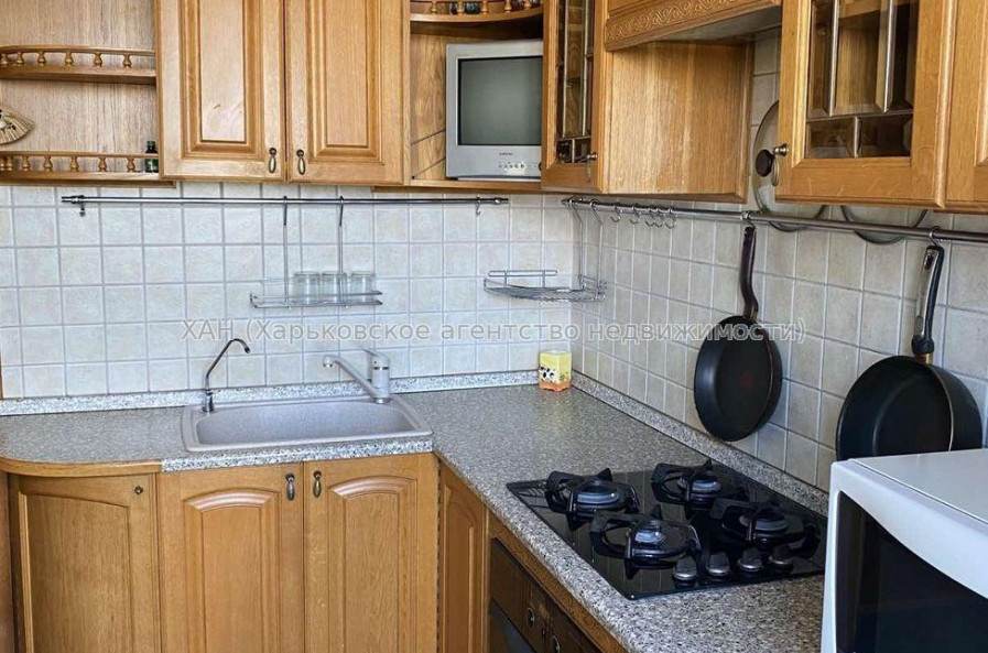 Продам квартиру, Матюшенко ул. , 3  ком., 70 м², капитальный ремонт 