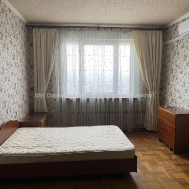 Продам квартиру, Матюшенко ул. , 3  ком., 70 м², капитальный ремонт 