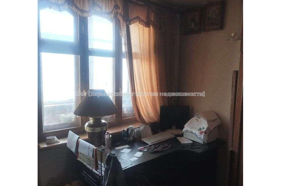Продам квартиру, Леся Сердюка ул. , 4 кім., 89 м², косметический ремонт 