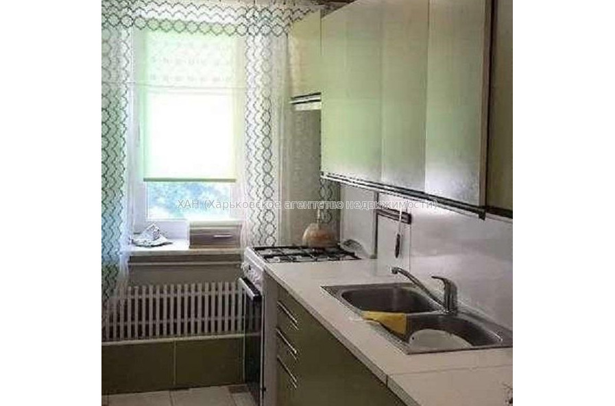Продам квартиру, Курчатова просп. , 3 кім., 67 м², капитальный ремонт 