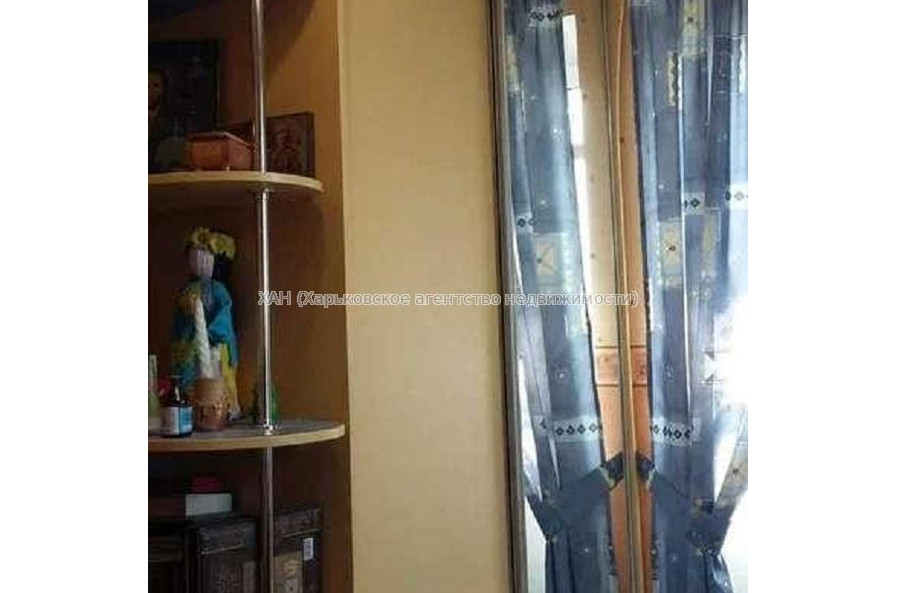 Продам квартиру, Курчатова просп. , 3 кім., 67 м², капитальный ремонт 