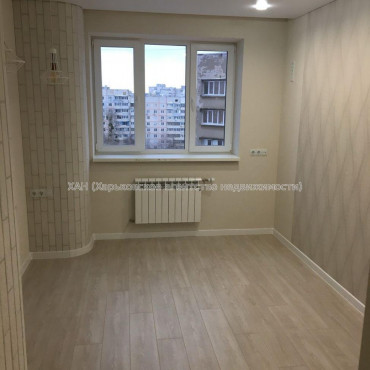 Продам квартиру, Мирослава Мисли ул. , 2 кім., 58 м², капитальный ремонт 