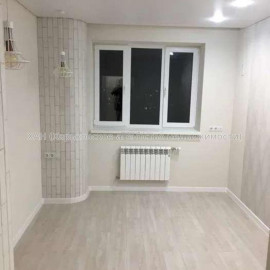 Продам квартиру, Мирослава Мисли ул. , 2 кім., 58 м², капитальный ремонт