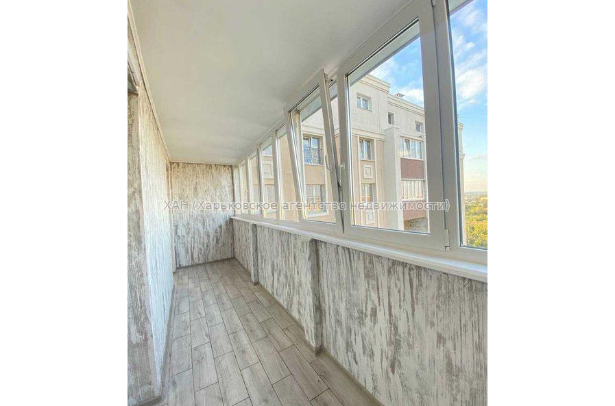Продам квартиру, Московский просп. , 1  ком., 56 м², капитальный ремонт 