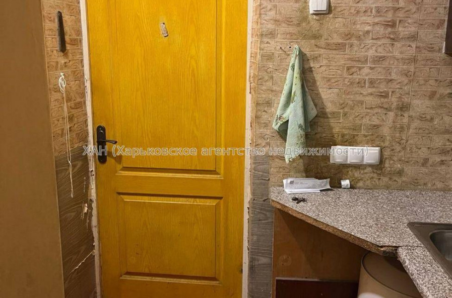 Продам квартиру, Владислава Зубенко ул. , 1 кім., 20 м², косметический ремонт 