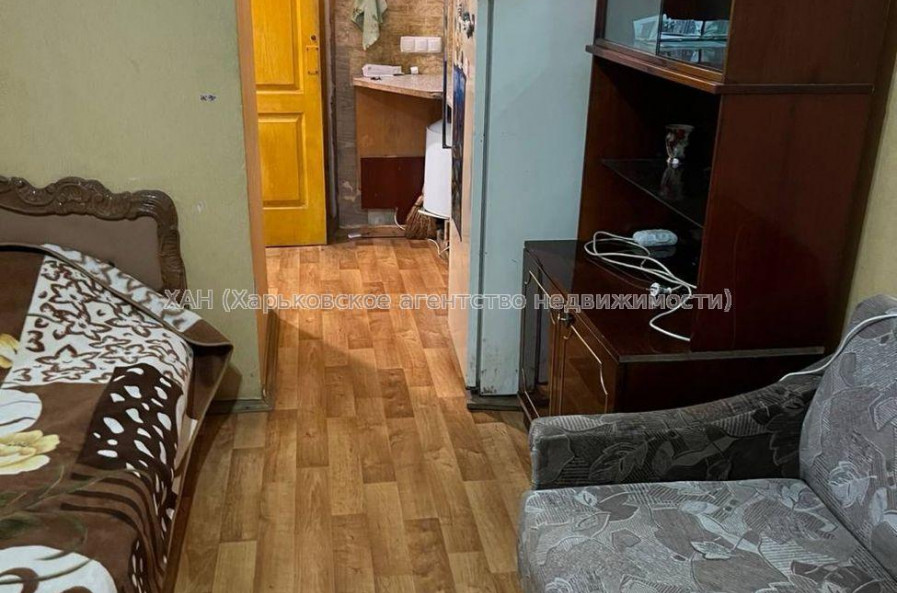 Продам квартиру, Владислава Зубенко ул. , 1 кім., 20 м², косметический ремонт 