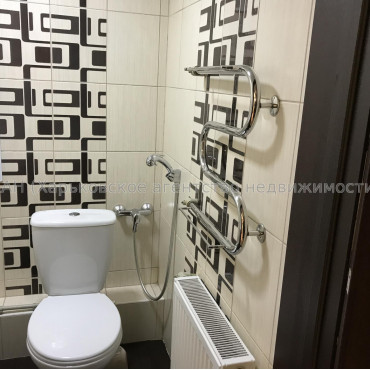 Здам нежитлову нерухомість, офисное помещение , 6 кім., 220 м², косметический ремонт 