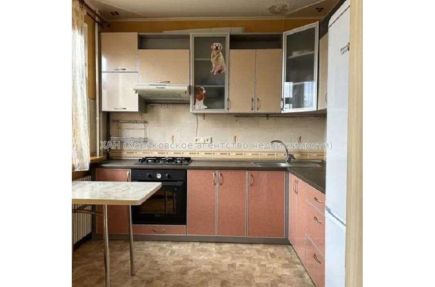 Продам квартиру, Амосова ул. , 3  ком., 64 м², капитальный ремонт 