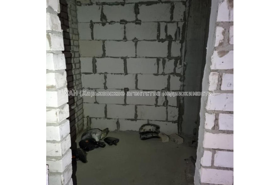 Продам квартиру, Льва Ландау просп. , 3 кім., 103 м², без внутренних работ 