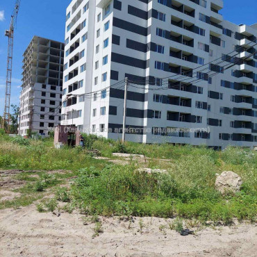 Продам квартиру, Льва Ландау просп. , 3 кім., 103 м², без внутренних работ 