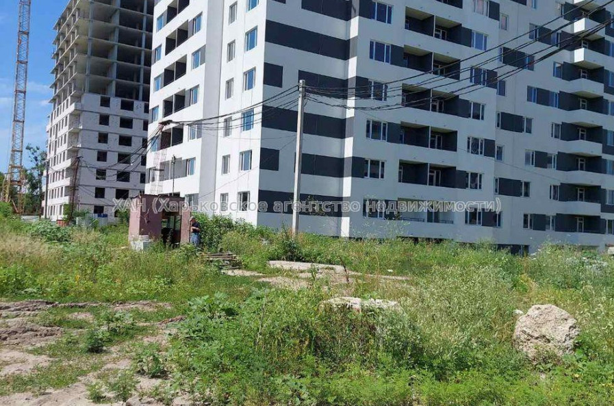 Продам квартиру, Льва Ландау просп. , 3 кім., 103 м², без внутренних работ 