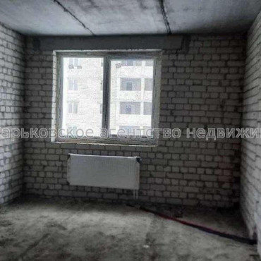 Продам квартиру, Льва Ландау просп. , 3 кім., 103 м², без внутренних работ 