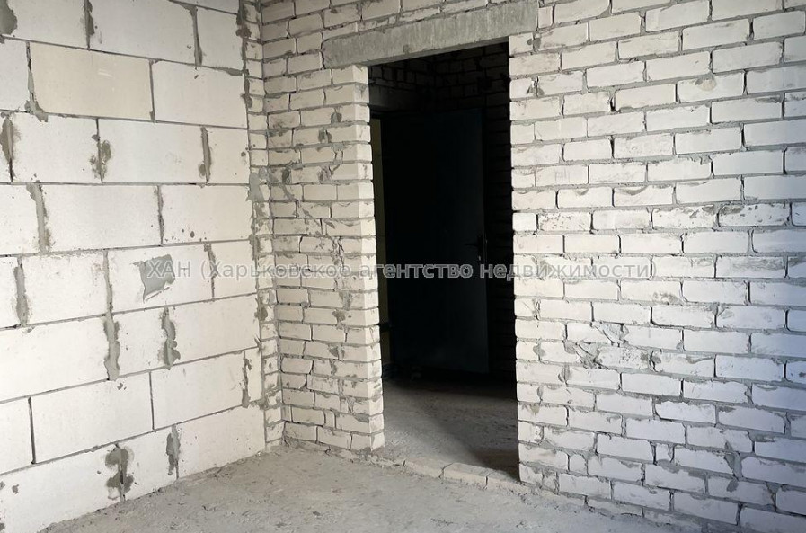 Продам квартиру, Франковская ул. , 1 кім., 37 м², без внутренних работ 