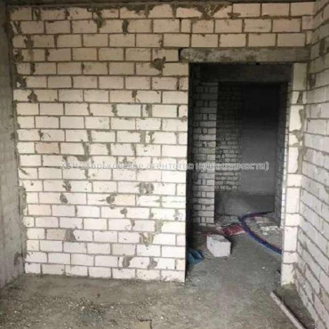 Продам квартиру, Шевченко ул. , 1 кім., 42 м², без внутренних работ 