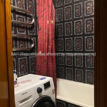 Продам квартиру, Светлая ул. , 3 кім., 68 м², косметический ремонт 