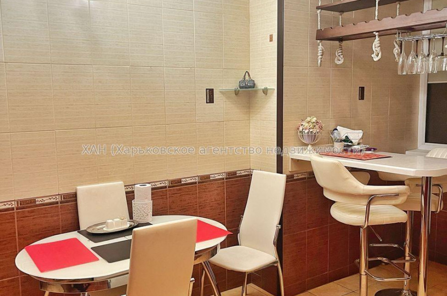 Продам квартиру, Кричевского ул. , 2 кім., 83 м², евроремонт 