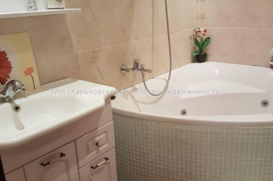 Продам квартиру, Кричевского ул. , 2 кім., 83 м², евроремонт 