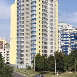 Продам квартиру, Яны Червоной ул. , 1  ком., 52 м², частичный ремонт