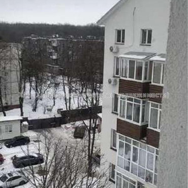 Продам квартиру, Деревянко ул. , 2 кім., 45 м², частичный ремонт 