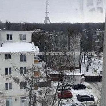 Продам квартиру, Деревянко ул. , 2 кім., 45 м², частичный ремонт 