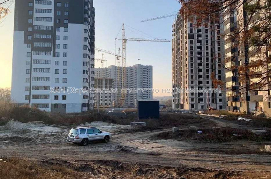 Продам квартиру, Непокоренных ул. , 2 кім., 65 м², без внутренних работ 