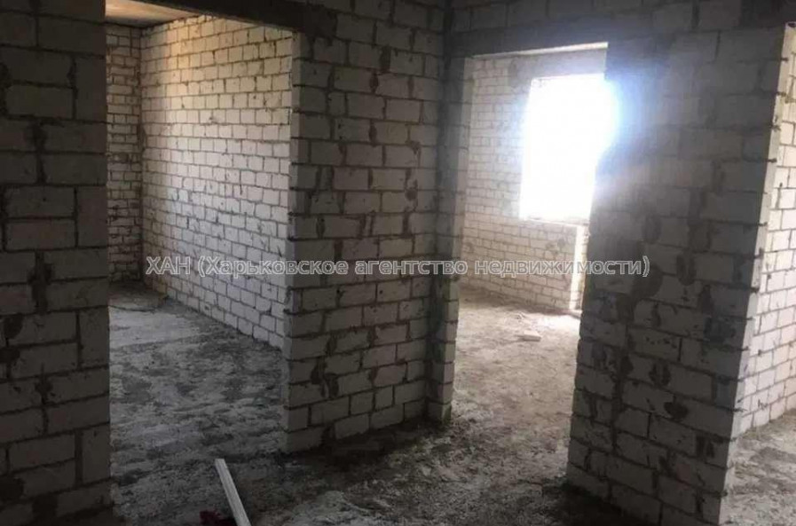 Продам квартиру, Непокоренных ул. , 2 кім., 65 м², без внутренних работ 