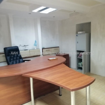 Продам нежилую недвижимость, офис в многоквартирном доме , 2  ком., 52.30 м², косметический ремонт 