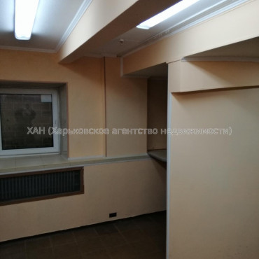 Продам нежилую недвижимость, офис в многоквартирном доме , 2  ком., 52.30 м², косметический ремонт 