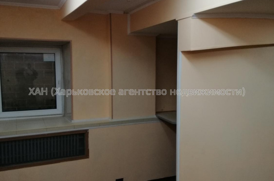 Продам нежитлову нерухомість, офис в многоквартирном доме , 2 кім., 52.30 м², косметический ремонт 