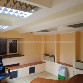 Продам нежилую недвижимость, офис в многоквартирном доме , 2  ком., 52.30 м², косметический ремонт