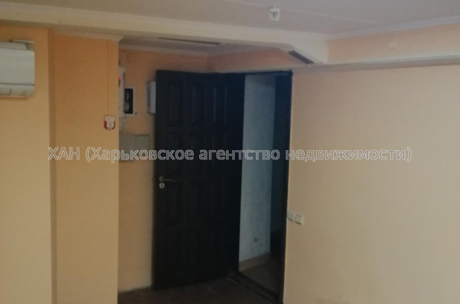 Продам нежитлову нерухомість, офис в многоквартирном доме , 2 кім., 52.30 м², косметический ремонт 