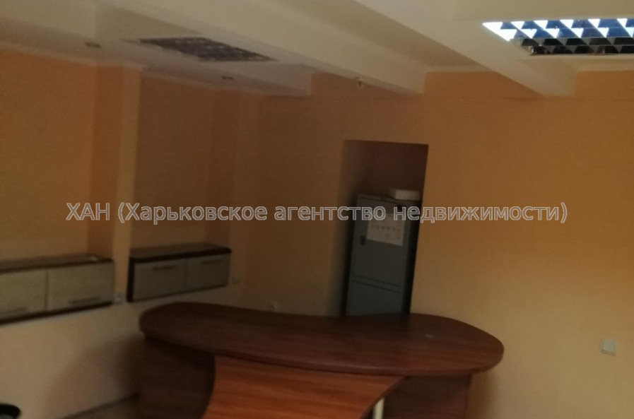 Продам нежитлову нерухомість, офис в многоквартирном доме , 2 кім., 52.30 м², косметический ремонт 