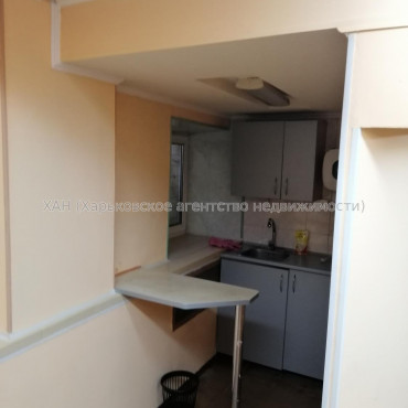 Продам нежилую недвижимость, офис в многоквартирном доме , 2  ком., 52.30 м², косметический ремонт 