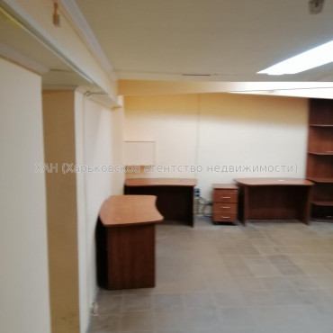 Продам нежилую недвижимость, офис в многоквартирном доме , 2  ком., 52.30 м², косметический ремонт 