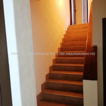 Продам нежилую недвижимость, офис в многоквартирном доме , 2  ком., 52.30 м², косметический ремонт 