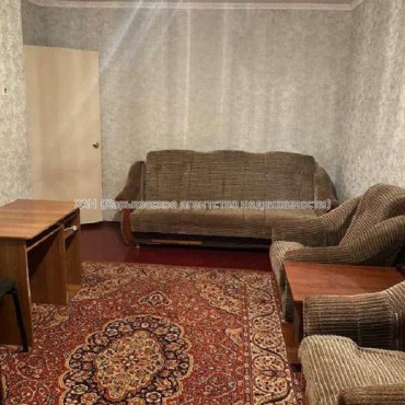 Продам квартиру, Тракторостроителей просп. , 1 кім., 34 м², косметический ремонт 