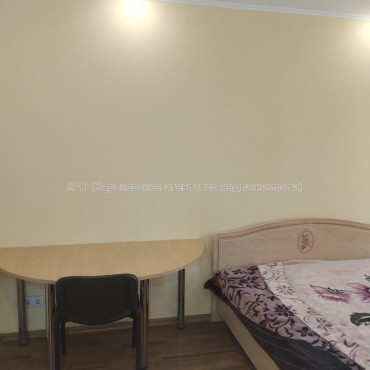 Продам квартиру, Юри Зойфера ул. , 3  ком., 80 м², косметический ремонт 