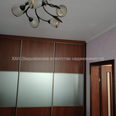 Продам квартиру, Юри Зойфера ул. , 3 кім., 80 м², косметический ремонт 