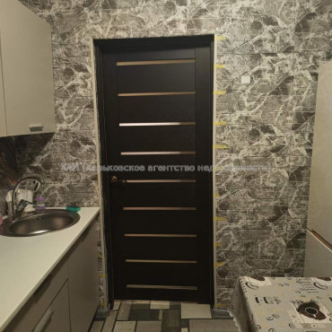 Продам квартиру, Юри Зойфера ул. , 3 кім., 80 м², косметический ремонт 