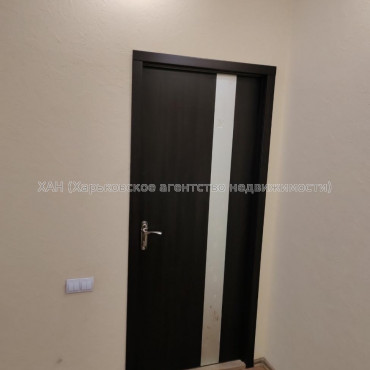 Продам квартиру, Юри Зойфера ул. , 3 кім., 80 м², косметический ремонт 