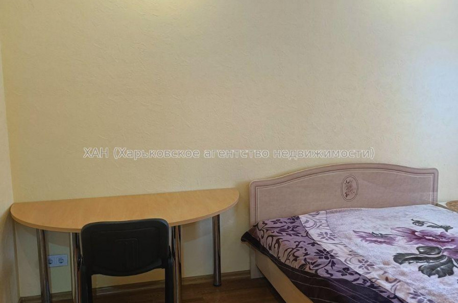 Продам квартиру, Юри Зойфера ул. , 3 кім., 80 м², косметический ремонт 