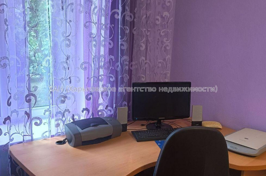 Продам квартиру, Юри Зойфера ул. , 3 кім., 80 м², косметический ремонт 