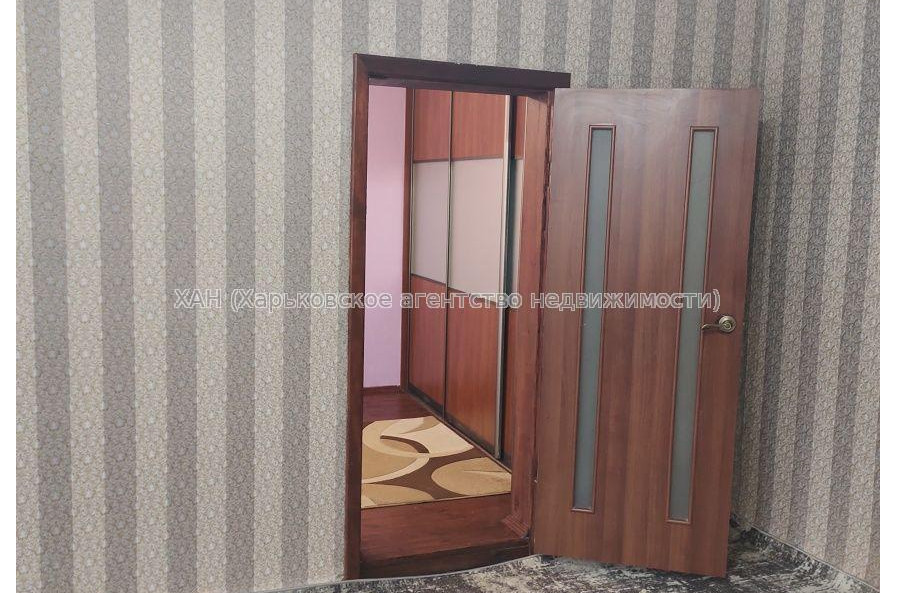Продам квартиру, Юри Зойфера ул. , 3 кім., 80 м², косметический ремонт 