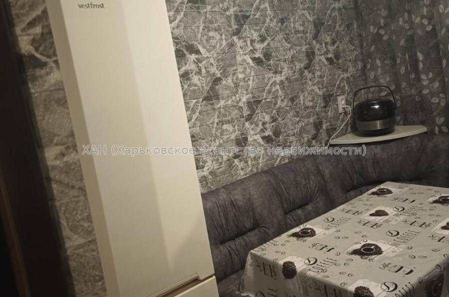 Продам квартиру, Юри Зойфера ул. , 3 кім., 80 м², косметический ремонт 