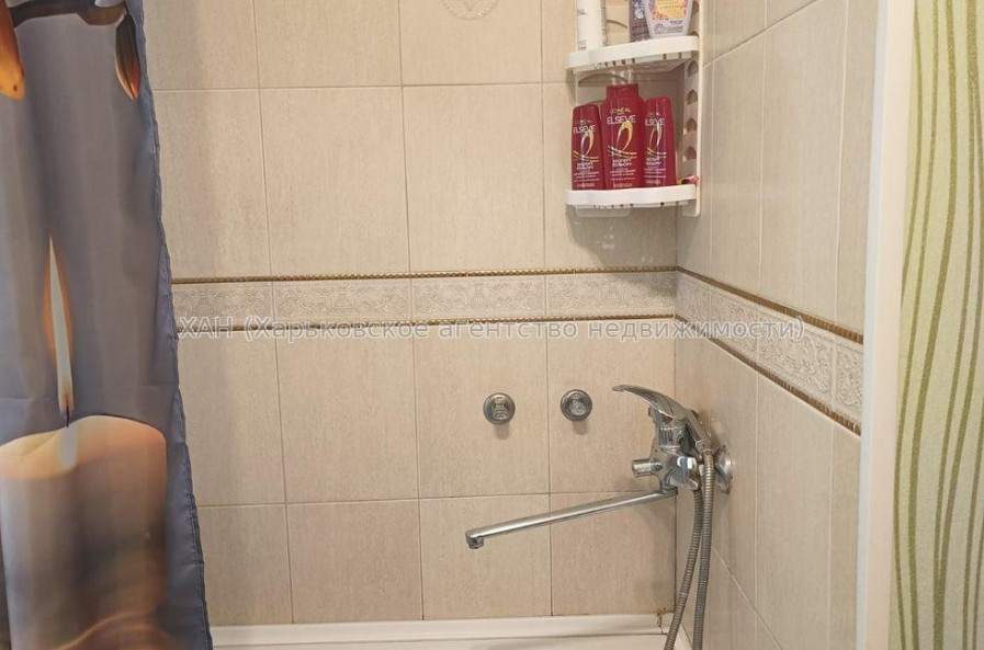 Продам квартиру, Юри Зойфера ул. , 3 кім., 80 м², косметический ремонт 