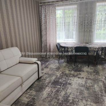 Продам квартиру, Юри Зойфера ул. , 3 кім., 80 м², косметический ремонт 