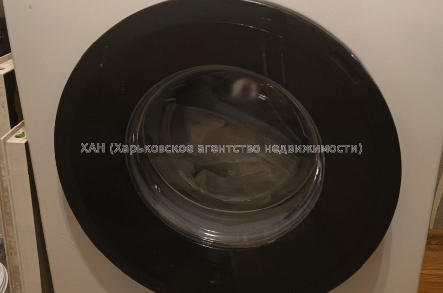 Продам квартиру, Юри Зойфера ул. , 3 кім., 80 м², косметический ремонт 